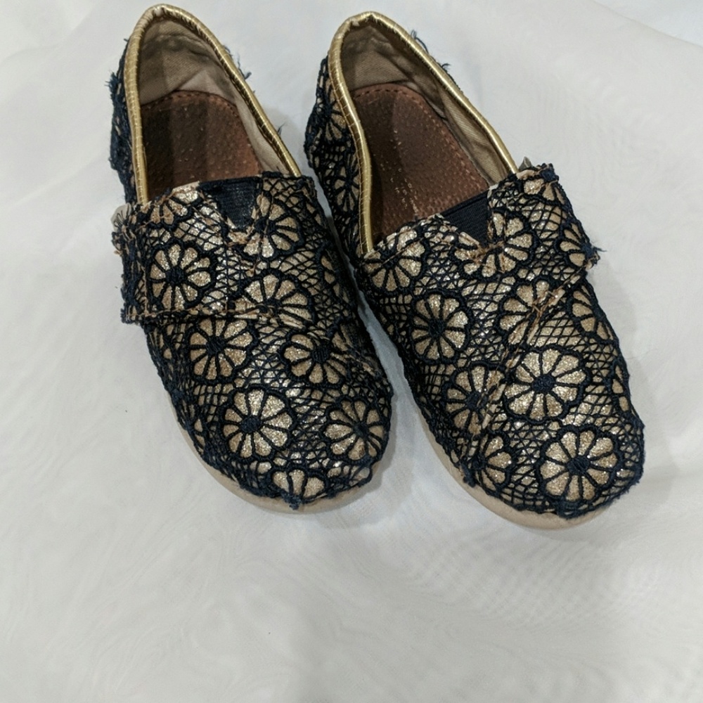 Shoes toms